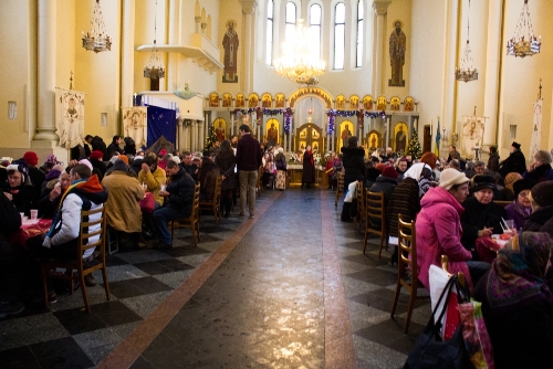 Львів: Християнська Cпільнота cвятого Егідія організувала Різдвяний обід для бідних та безпритульних